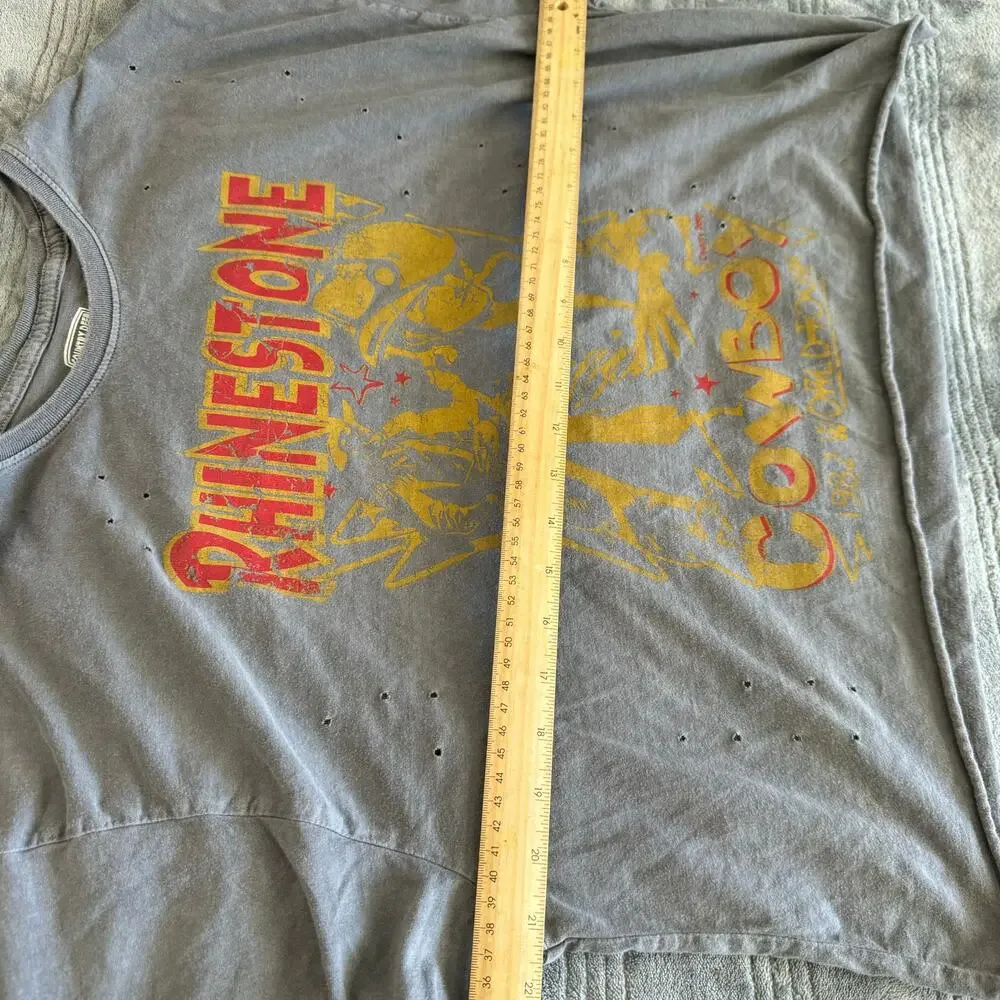 Rhinestone Cowboy 1982 Cropped Oversized Distressed Graphic T Shirt Women Medium - Picture 6 of 9